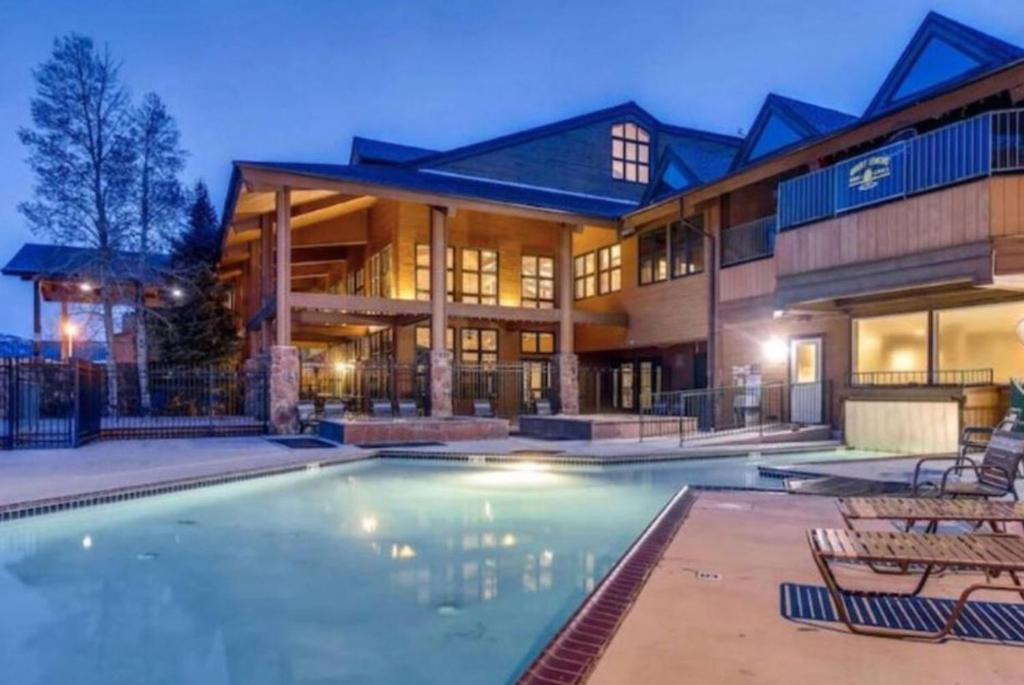 K-Suite-Mt View-Resort-Pool-Hot Tub-Near Rmnp & Wp กรานบี ภายนอก รูปภาพ
