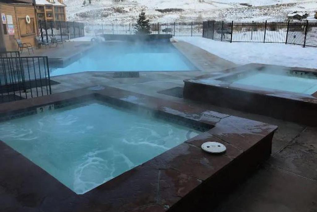 K-Suite-Mt View-Resort-Pool-Hot Tub-Near Rmnp & Wp กรานบี ภายนอก รูปภาพ